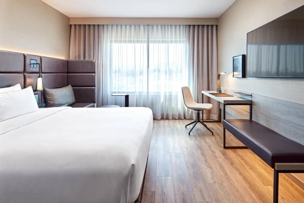 Standard King Room interior